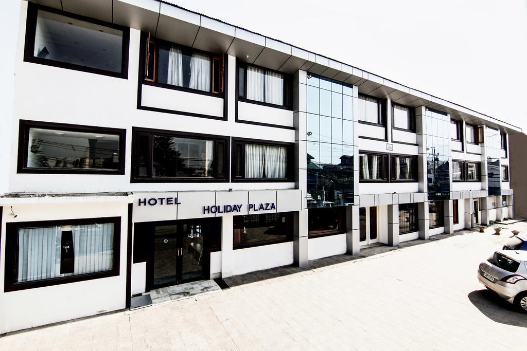 Holiday Plaza Hotel Srīnagar Exterior foto